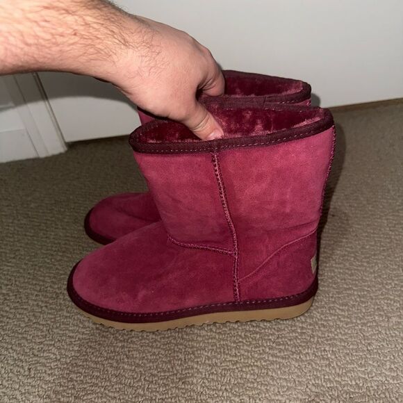 Burgundy Classic Boots UGG - Picture 1 of 6